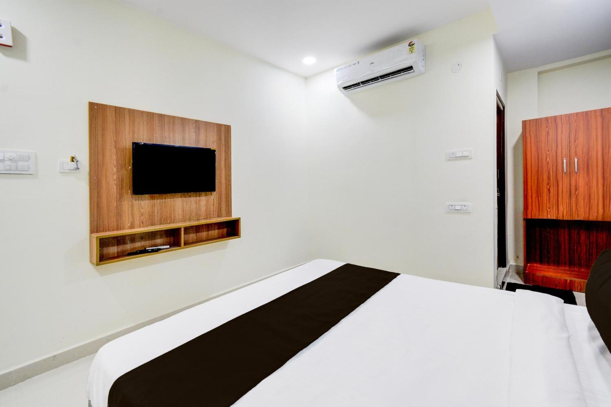 Super Townhouse Kukatpally North Formerly Munagala Arcade Haïdarabad Extérieur photo