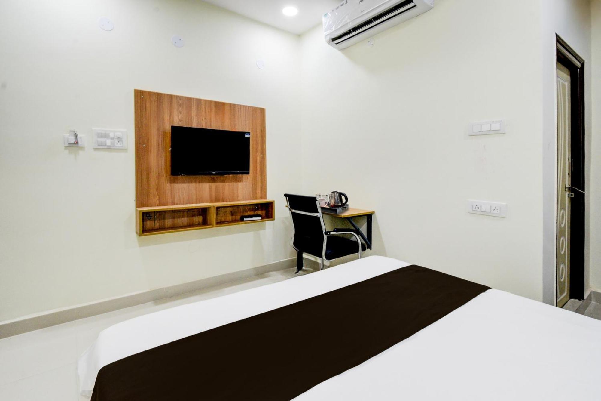 Super Townhouse Kukatpally North Formerly Munagala Arcade Haïdarabad Extérieur photo