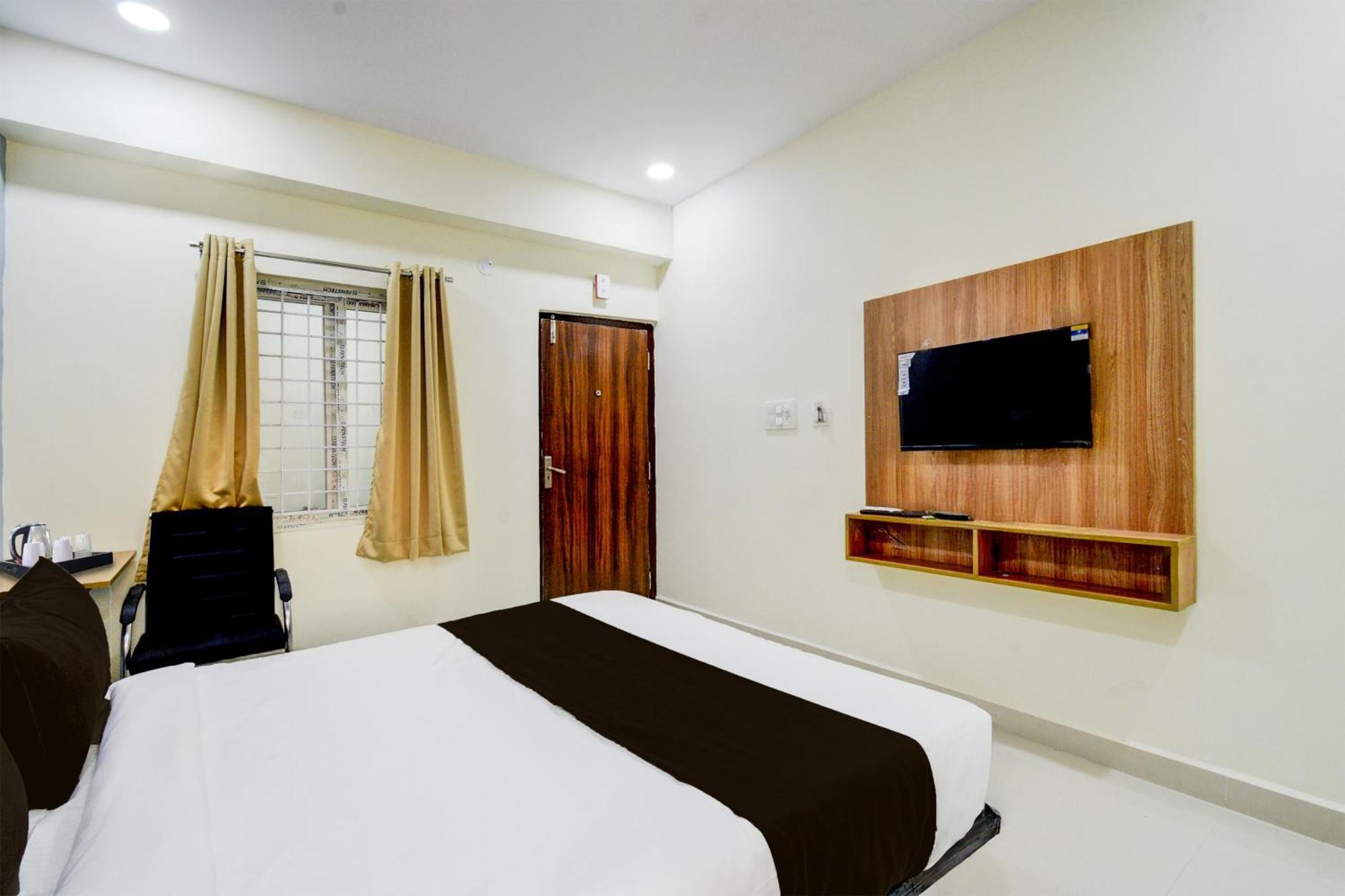 Super Townhouse Kukatpally North Formerly Munagala Arcade Haïdarabad Extérieur photo